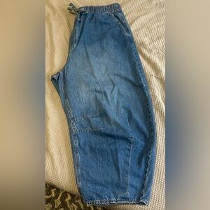 Old Navy Pull On Barrel Jeans